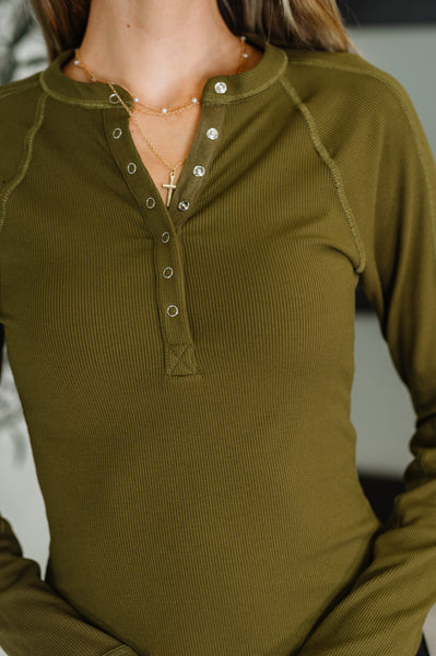 Effortless Edge Knit Henley Top in Camo Green