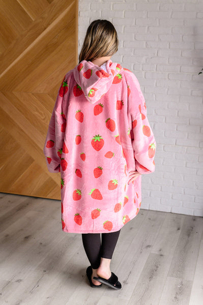 Oversized Blanket Hoodie in Strawberry